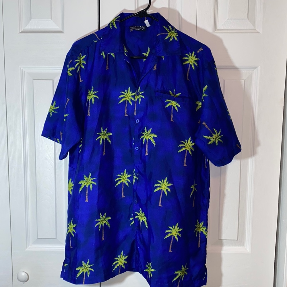 PACIFICO & CO. MENS BUTTON UP. SIZE S